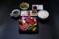 仙台牛カルビと仙台名物牛タンを食せます