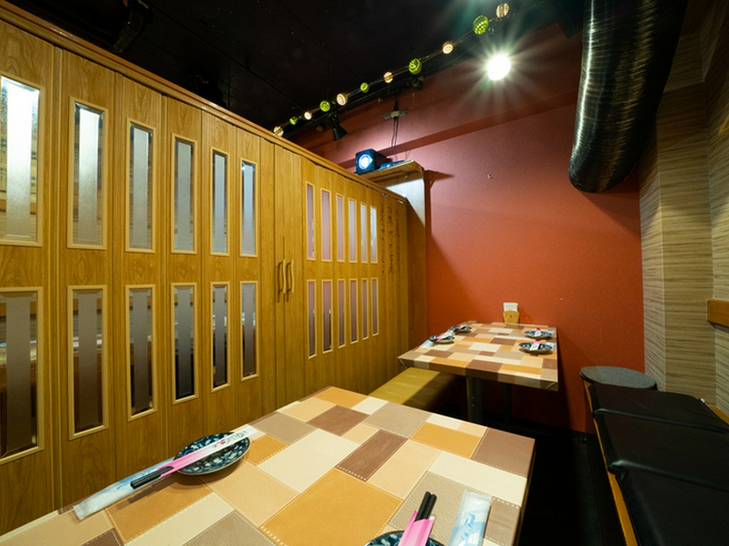 個室仕様のテーブル席は歓送迎会やコンパにオススメ