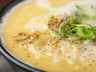 播州百日鶏の旨みを2日間かけてじっくり抽出『鶏白湯ラーメン』