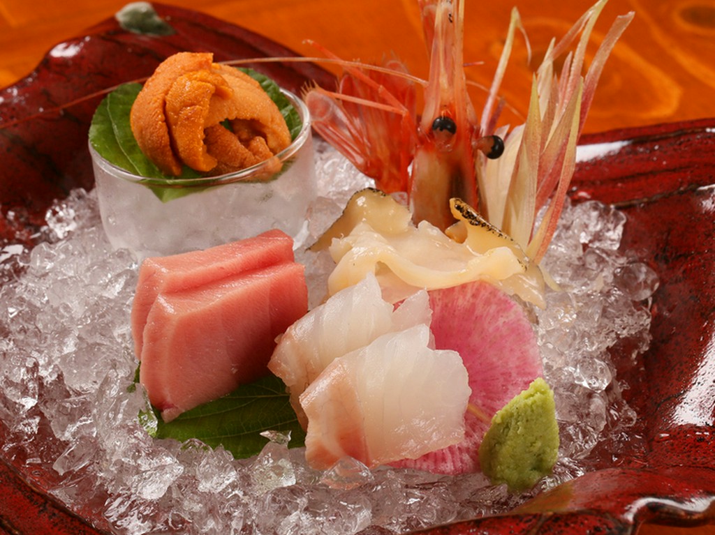 コースの一品『お造り五点盛り』