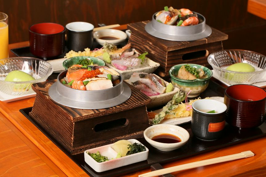 少しずつ多彩な料理を楽しめる『【めぐとわ】ランチ御膳』