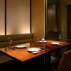 落ち着いた大人の社交場