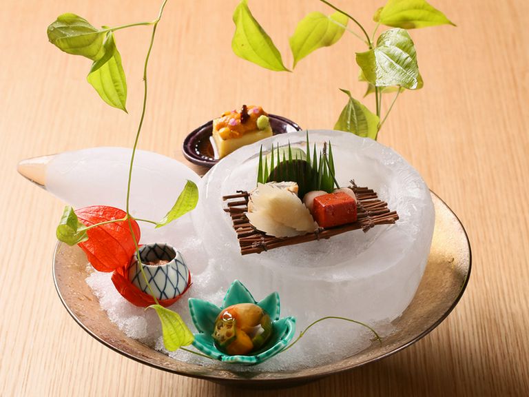 北海道の豊かな味覚と本州の美味が同時に楽しめる