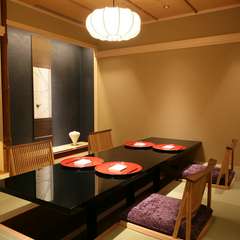 海外からのゲストにもオススメできる掘りごたつの個室も