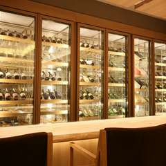 日本酒セラー完備で充実の日本酒ラインナップをエンジョイできる