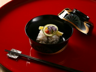 季節の『腕盛り』で和食の真髄・だしを楽しんで