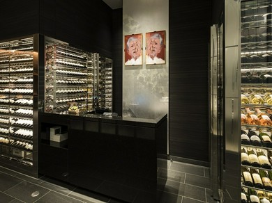 愛好家から初心者まで、ソムリエがゲストに合わせワインを提案