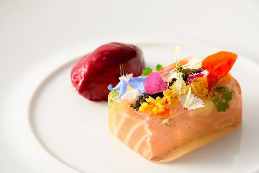 見て美しく食べて美味しい料理に、きっと会話も華やぐ