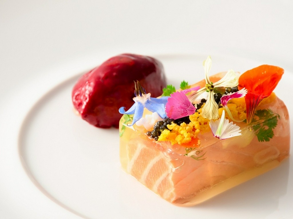 見て美しく食べて美味しい料理に、きっと会話も華やぐ