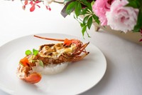 ランチ・ディナーそれぞれ1日1組様限定、6~12名様にてご予約を承ります。当日は個室のご用意をお約束いたします。
ご予算や料理内容、各種オプションのご利用等、お電話にてお気軽にご相談くださいませ。