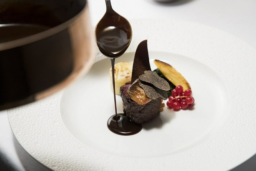 〜グランメゾンの味を空港で〜フランスと北海道のテロワが薫るディナーコース