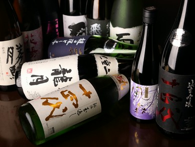 「料理に合うもの」を基準に仕入れる、全国各地の厳選地酒