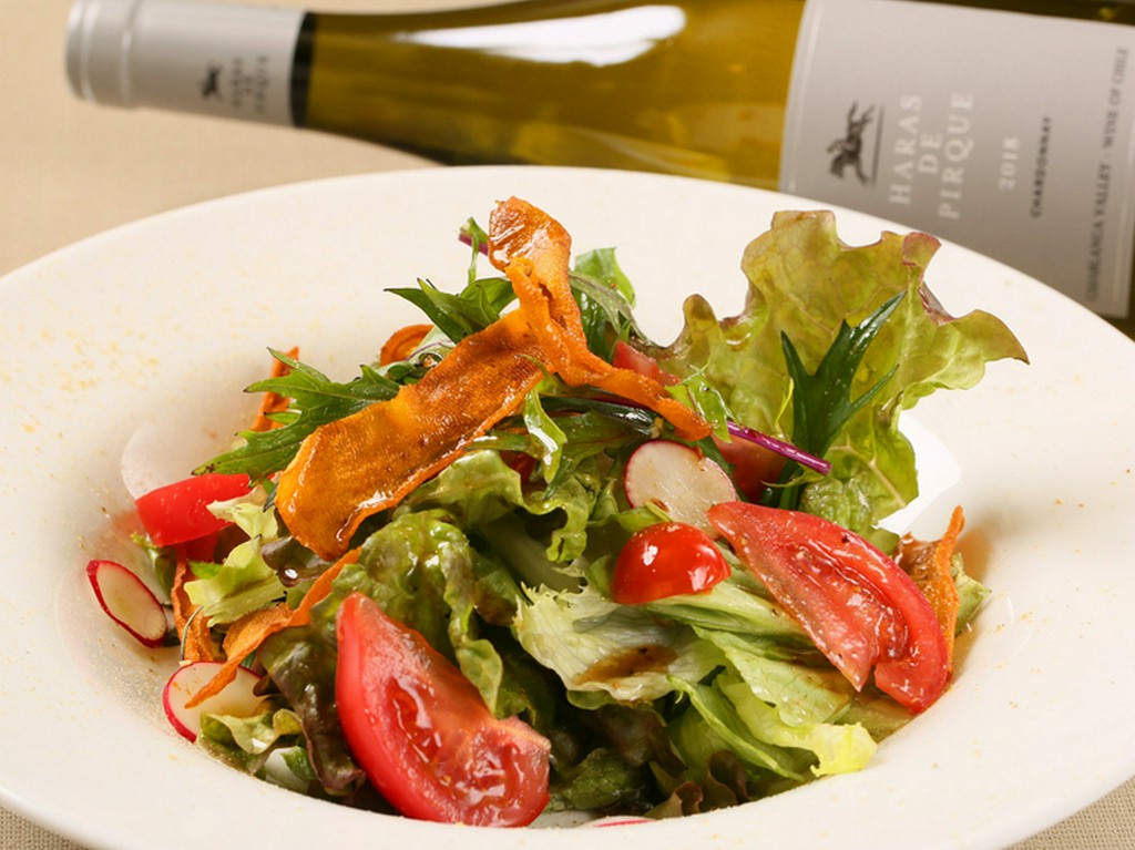 地元恵庭産のオーガニック野菜を中心に、北海道産食材にこだわり