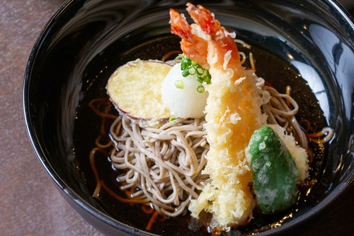 プリプリの海老が乗った『 海老天おろし蕎麦』