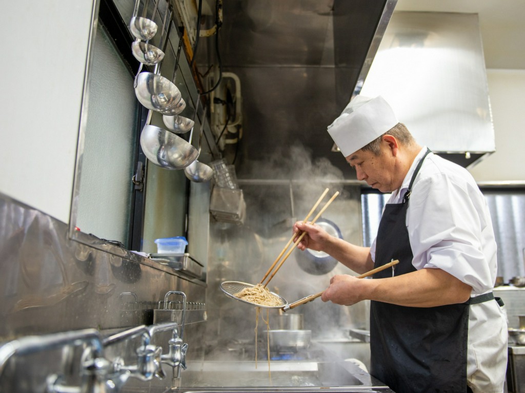 居心地の良い空間を整え、ゆったりと食事ができるよう配慮