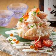 「“サラダ”と銘打ってはいますが、野菜より蟹を存分に味わってほしい一品」と料理人は語ります。その言葉通り、プリプリ食感の蟹を贅沢に楽しめる逸品。蟹好き、海鮮好きには堪りません。