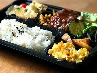 日替わりお弁当も販売しております(前日まで要予約!!)