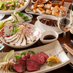 ミナトのオススメ料理を盛り込んだ、店主おまかせの２時間飲み放題付きコースです。(お一人様5500円～)