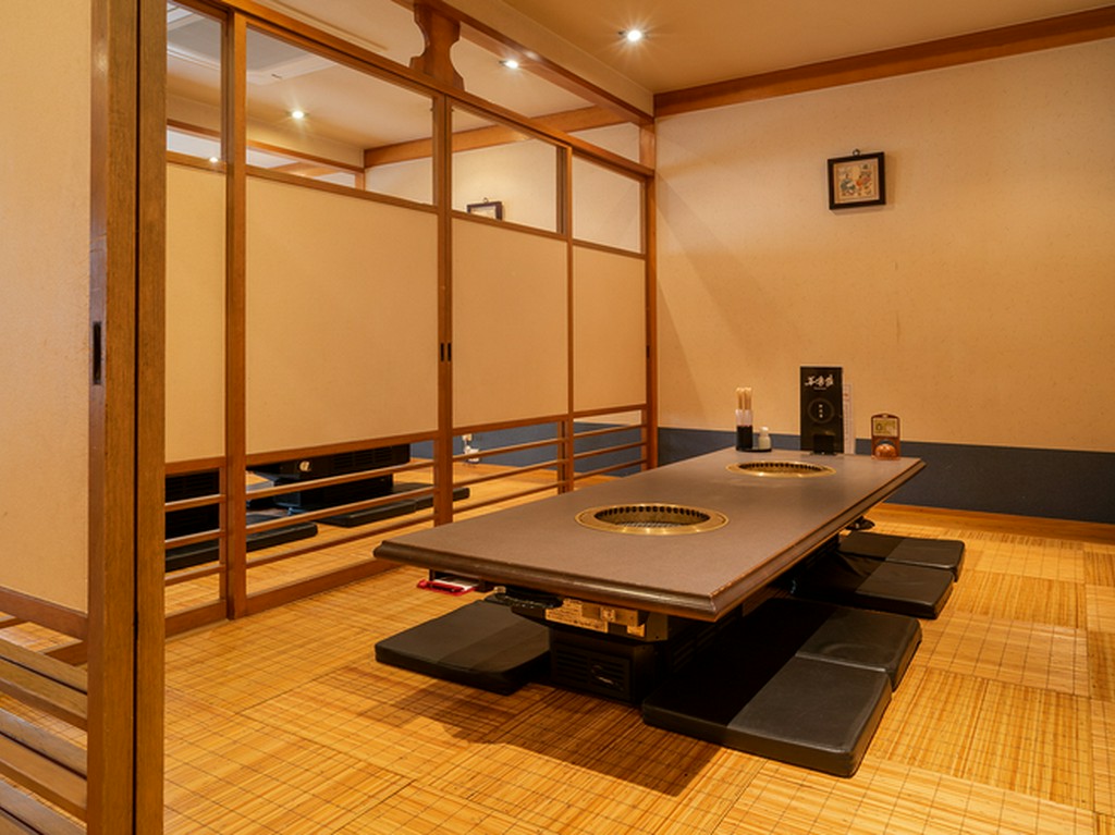 2Fには個室のお部屋(座敷)をご用意。