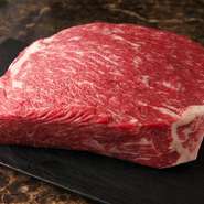 もも肉、ザブトンなどの部位を和のお料理としてお出ししております。
※入荷状況による
(写真は食材イメージです)