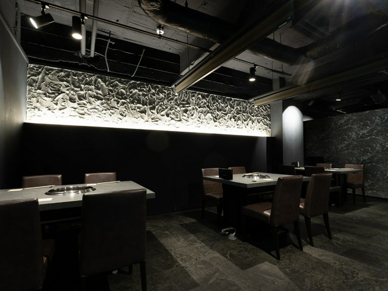 クオリティの高い肉とおいしいお酒が揃う、雰囲気抜群の焼肉店