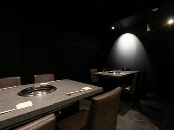 特別な日のディナーに訪れたい、高級感漂う大人のための焼肉店