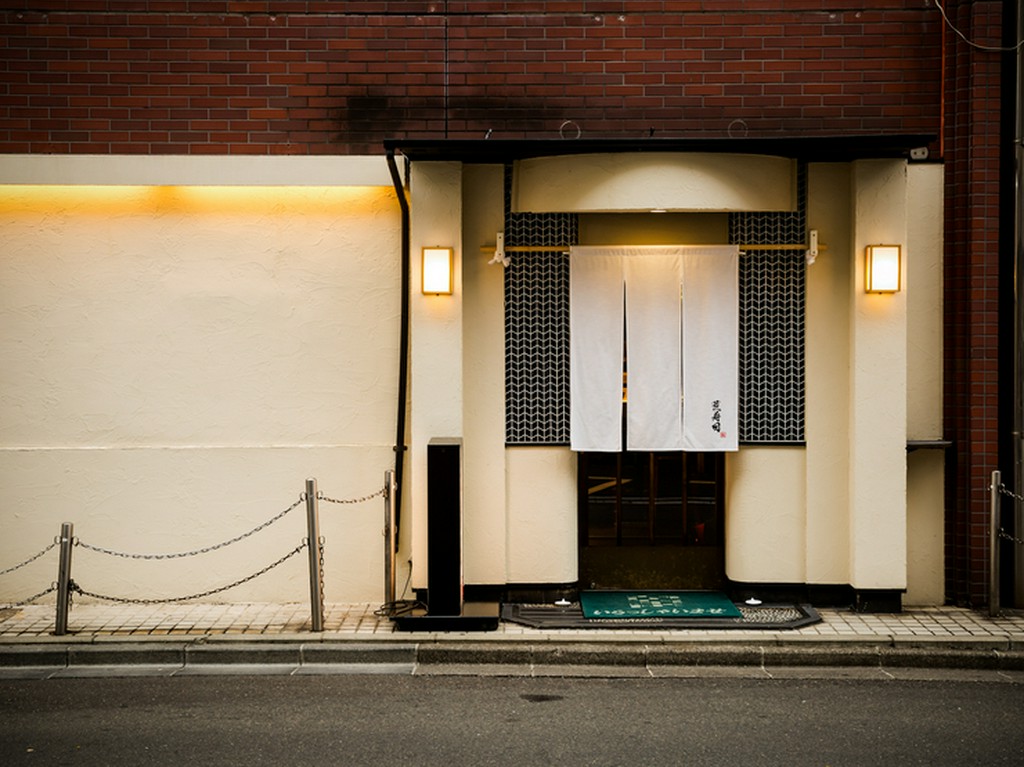 堅苦しくなくわいわいと。気兼ねなく食事を楽しめる一軒