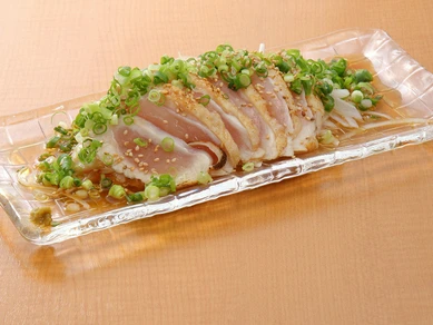 リピーター多数！　新鮮な鶏肉をさっぱりといただく『とりムネたたき』
