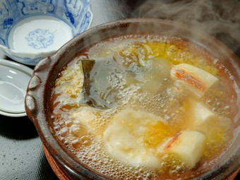 一度食べたら忘れられないおいしさ！　店主自慢の『すっぽん小鍋』