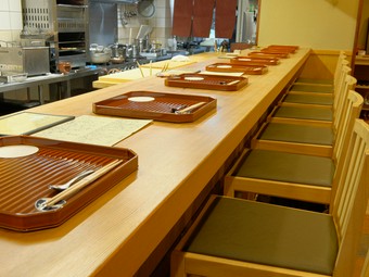 「割烹料理」本来の醍醐味を、カウンター席で存分に