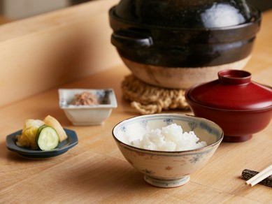 土鍋で炊き上げることで、お米のうまみを引き出す『釜炊きご飯』