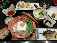 京都名物湯豆腐を、リーズナブルに味わえる『司懐石』