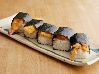 ご飯と天ぷら、タレが生み出す至極のハーモニーを堪能できる『天むす』