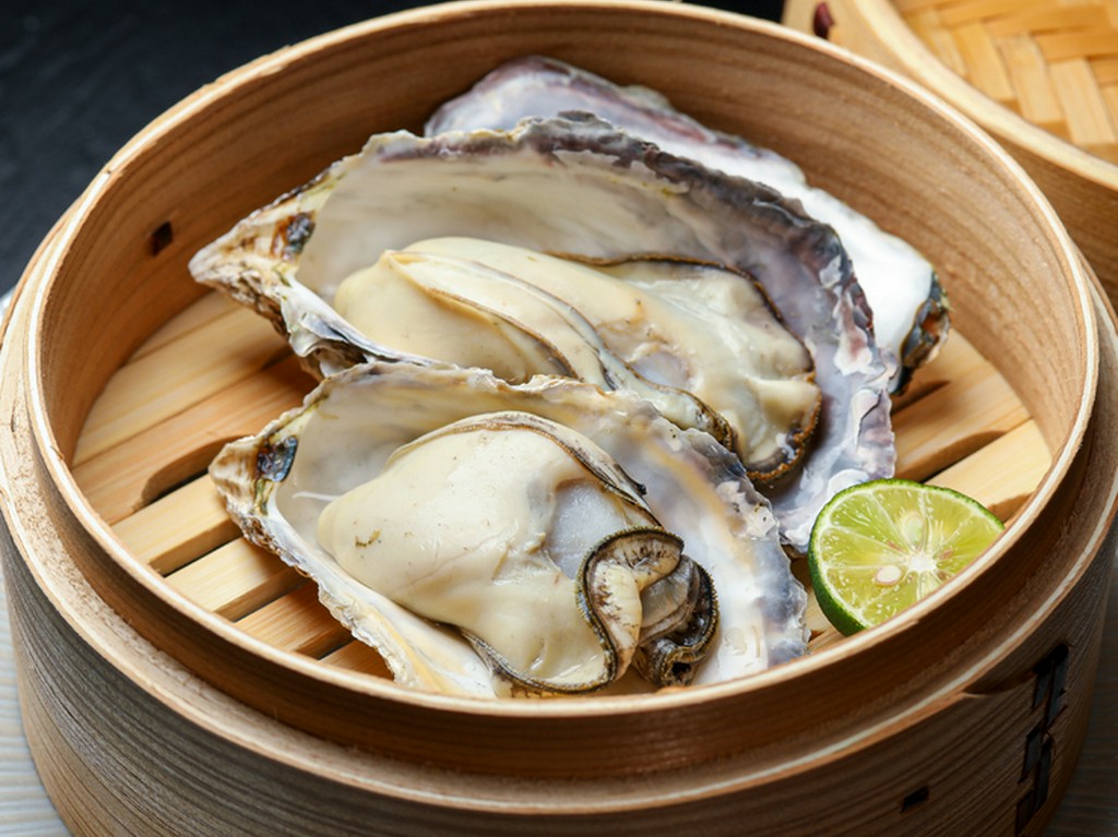 貝のおいしさをより一層引き立てる全国の銘酒が勢揃い