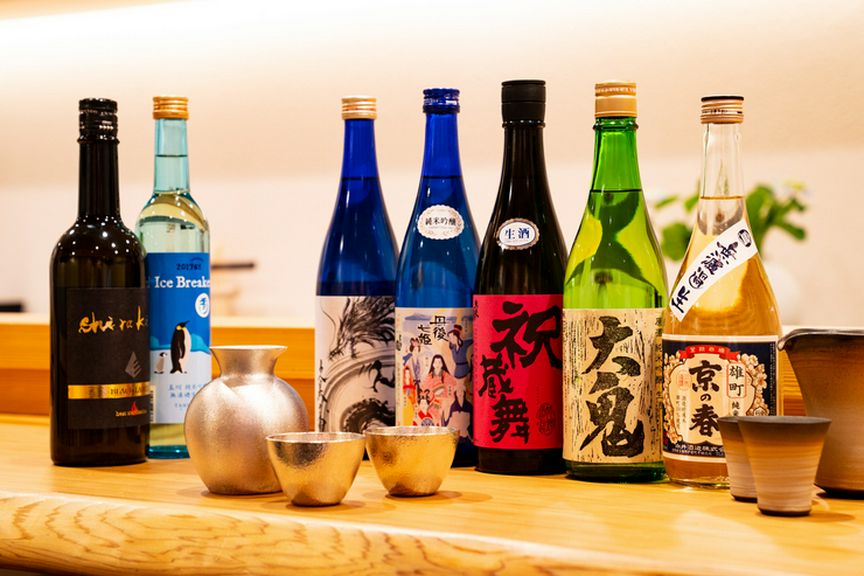 鮨とつまみに合う丹後の全蔵元の銘酒が集い、季節限定酒も登場