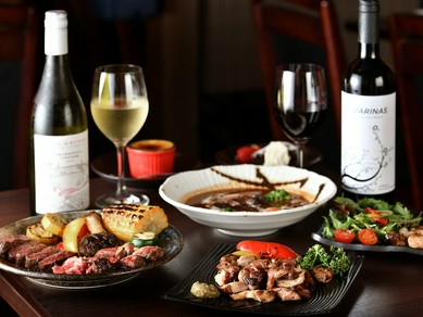 お肉を際立たせるワインはビストロに欠かせない存在