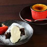 食後にこだわりデザートを用意。当日のメニューについては、店内にてご確認を。