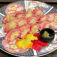 たまプラーザのラグビースクールで15年以上コーチを務める大津オーナーが「肉で街の人を元気にしたい」という長年の夢を実現。肉の品質と旨さ、ボリューム、コスパとも最高の料理が集い、気さくな雰囲気も大人気！