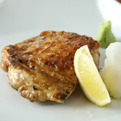 全国の地鶏を自ら食べ比べて厳選『会津地鶏の炭火焼き』
