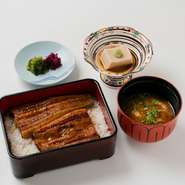 ・黒毛和牛肉60g　3575円
・黒毛和牛肉80g　4290円
・黒毛和牛肉100g 5060円
胡麻豆腐・御飯・香物・赤出汁又はお吸物