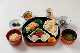 【東山】旬の魚や京野菜など　全８品