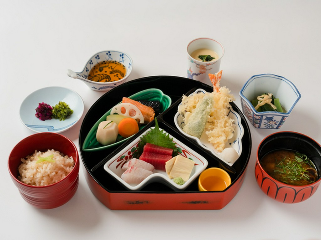 【東山】旬の魚や京野菜など　全８品