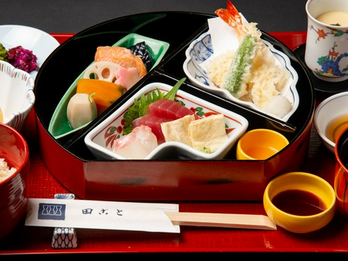 京都から直送される新鮮な京野菜や、旬の魚介を使用