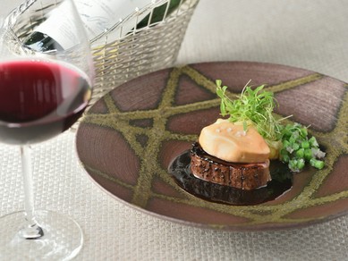 フランス産のワインを中心に。幅広いラインナップが魅力