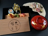 人生の節目を大切な方と心ゆくまでお過ごしいただけるよう、 個室限定の「お祝いプラン」をご用意いたしました。
■ご予約の際は、【備考欄】にご希望のお子様膳をご記入くださいますようお願いいたします。