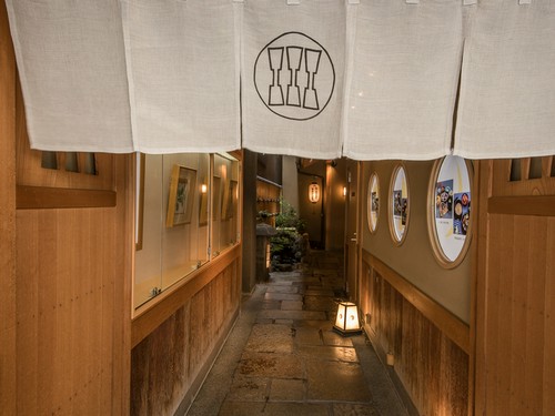 京都らしい奥ゆかしさが伝わってくる入口