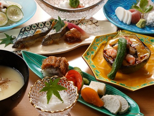 季節を楽しむ京会席