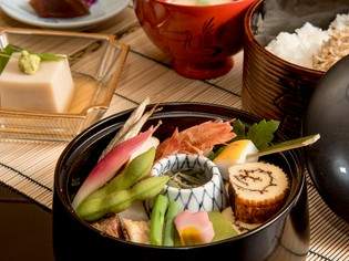 旬の京野菜や魚介をはじめ、その時々のおいしいものが集結