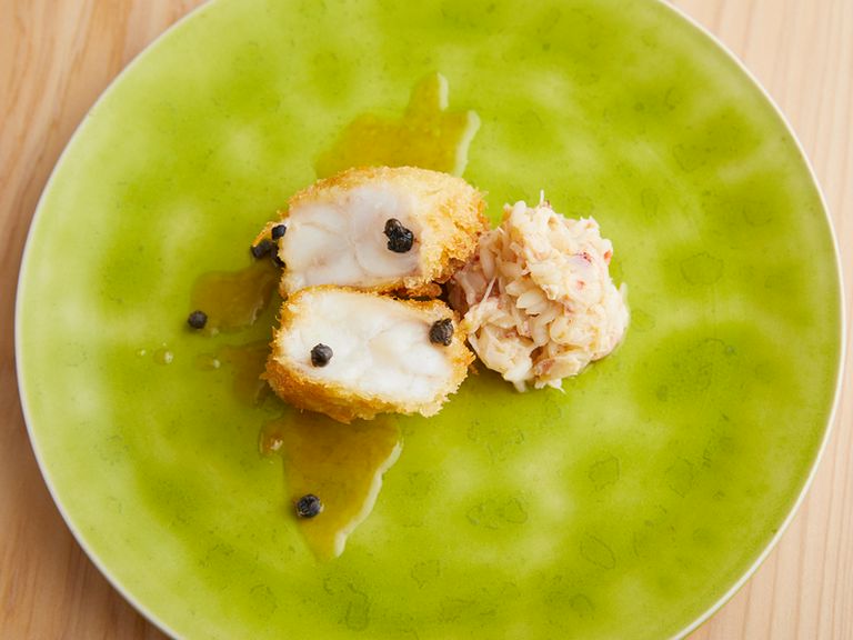 『甘鯛のフライ トマトエキス 蟹のリゾット 黒胡椒の塩漬け』