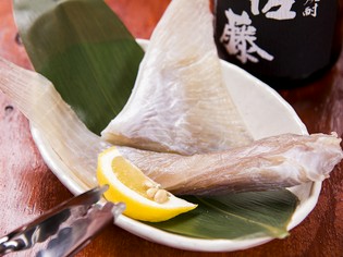 ゲストから大評判！ジューシーな味わいの虜になる『生エイヒレ』